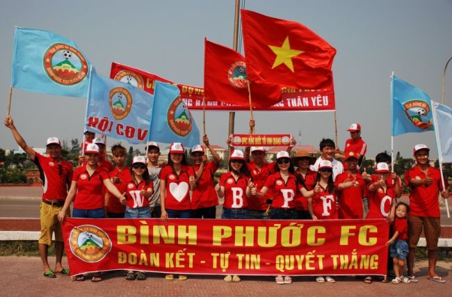 Băng rôn cổ vũ bóng đá Bình Phước FC thắng lợi