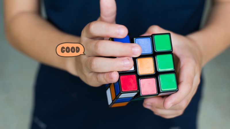 6 Cara Bermain Rubik untuk Anak-Anak dan Manfaatnya | Orami