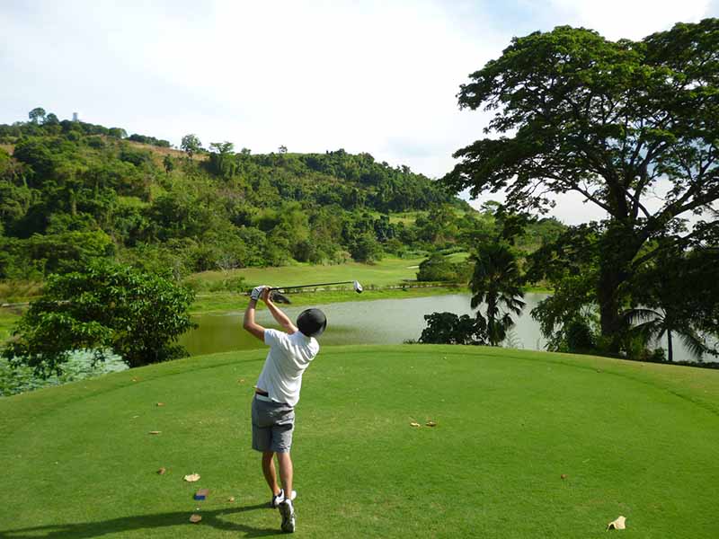 Quy tắc 18 lỗ là một trong những quy tắc quan trọng của môn golf