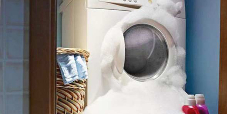 Nguyên nhân máy giặt bị trào bọt và cách khắc phục