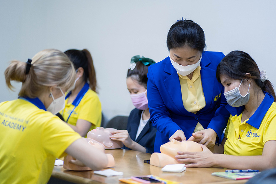 Các trường thuộc Học viện Seoul cung cấp các khóa học cấp tốc về chăm sóc da